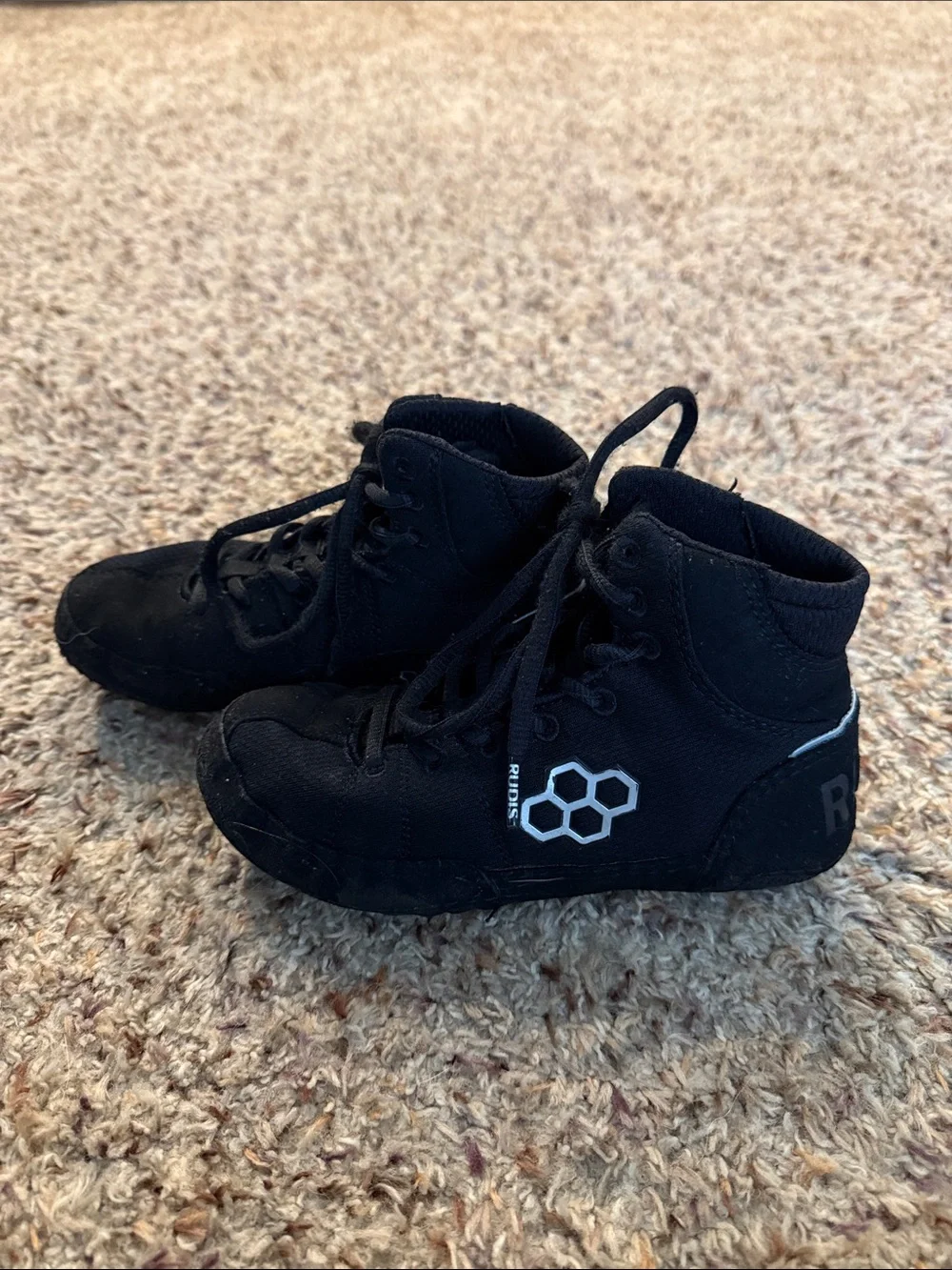 RUDIS durable black